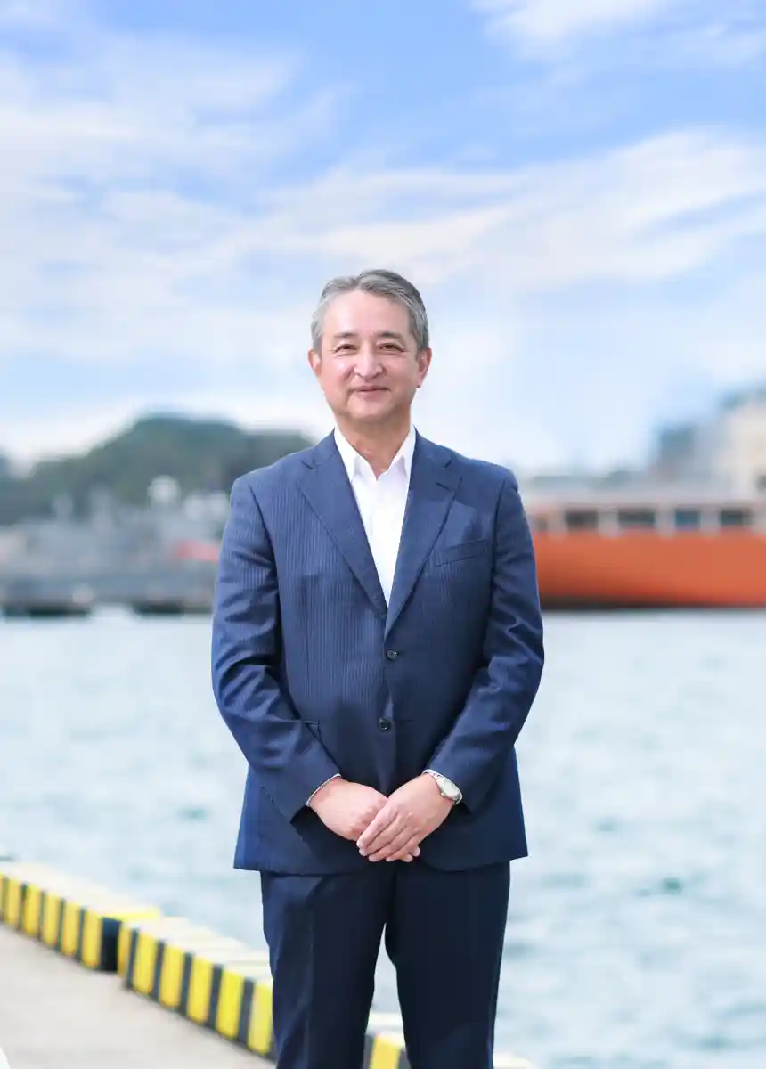 真殿知彦 ポートレイト(3) | 撮影:北田祥喜